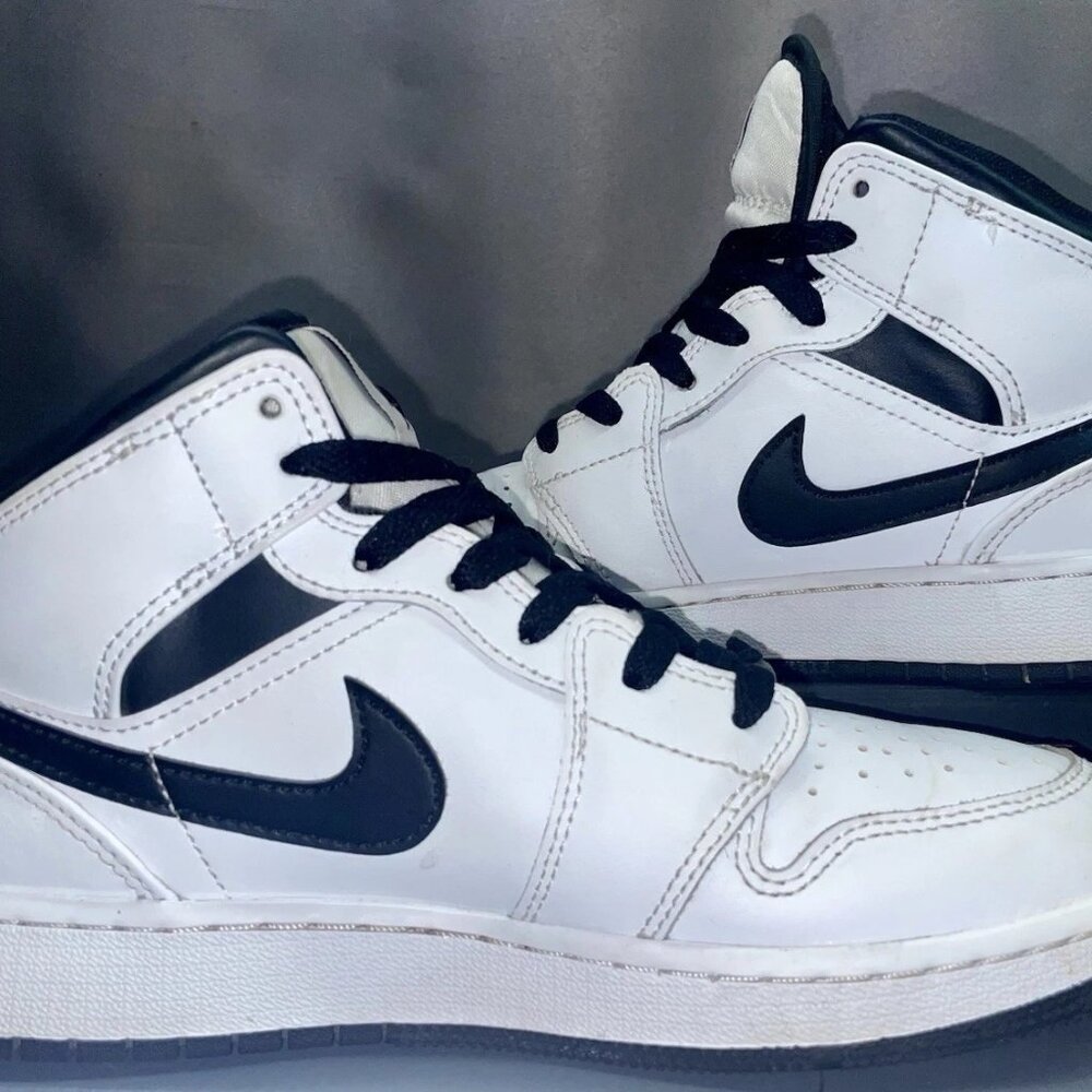 Nike Air Jordan 1 MidTop Reverse Panda GS White Black (Size 5.5Y/7W)